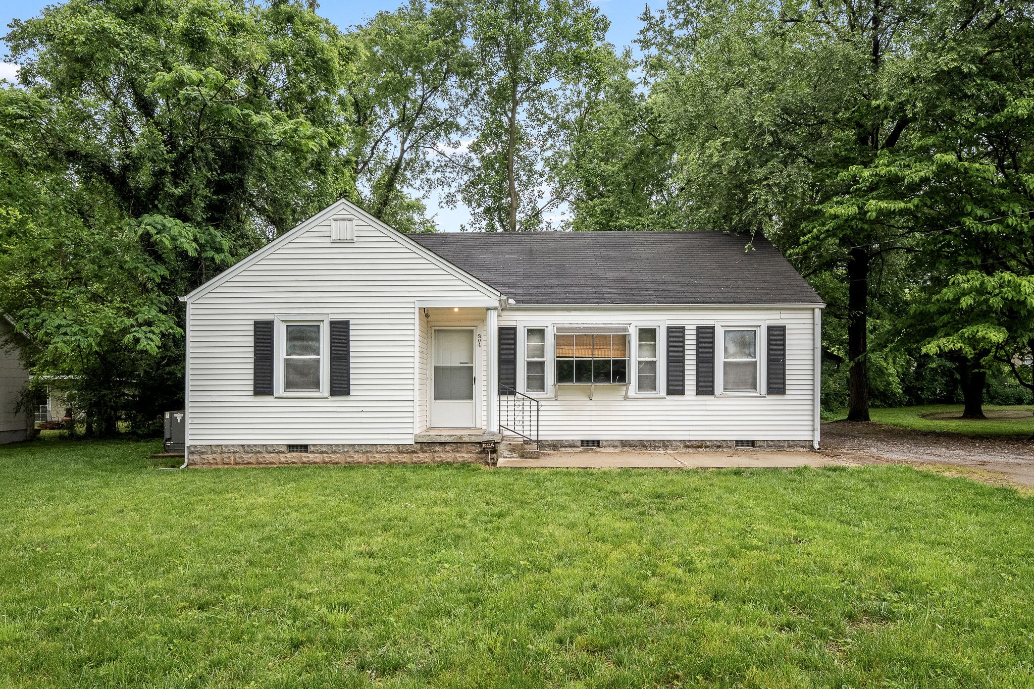 304 4th Ave — sold