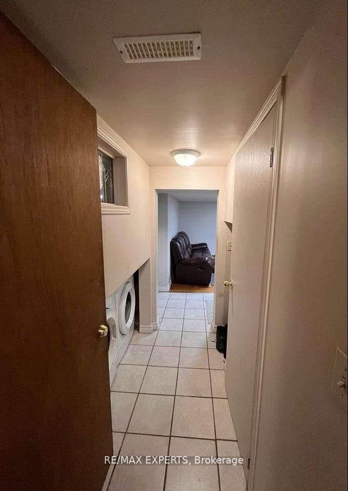1874 Fairport Rd BSMT