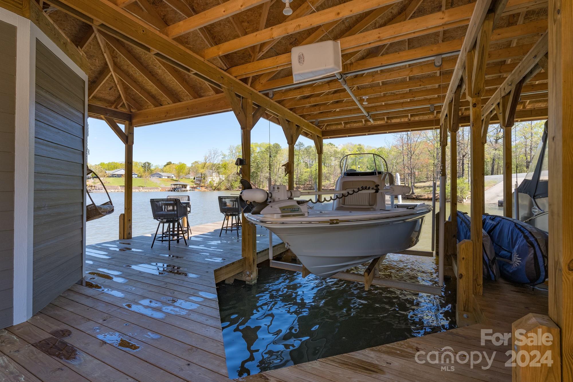 376 Landing Trail