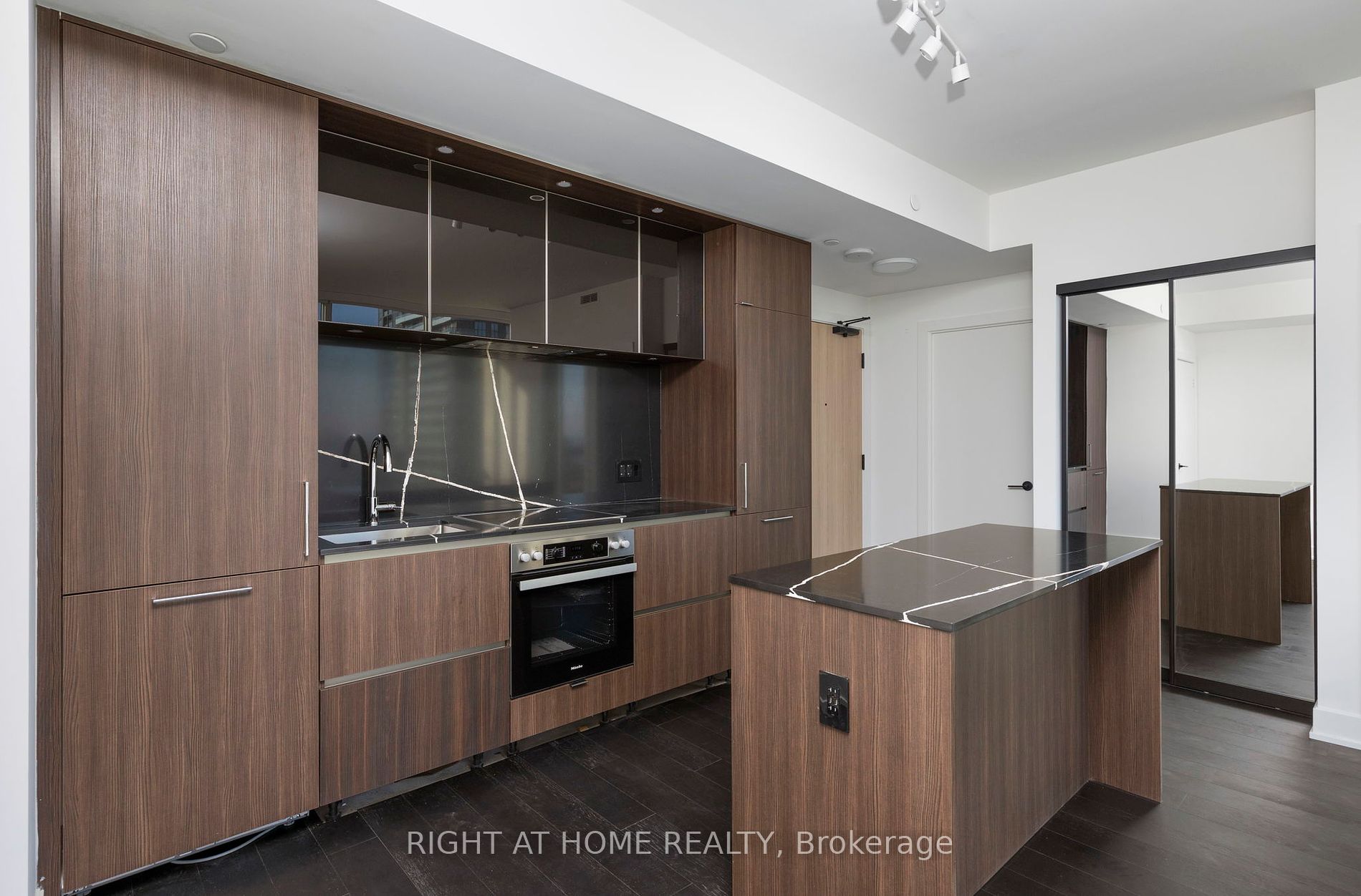 35 S Mercer St 2309