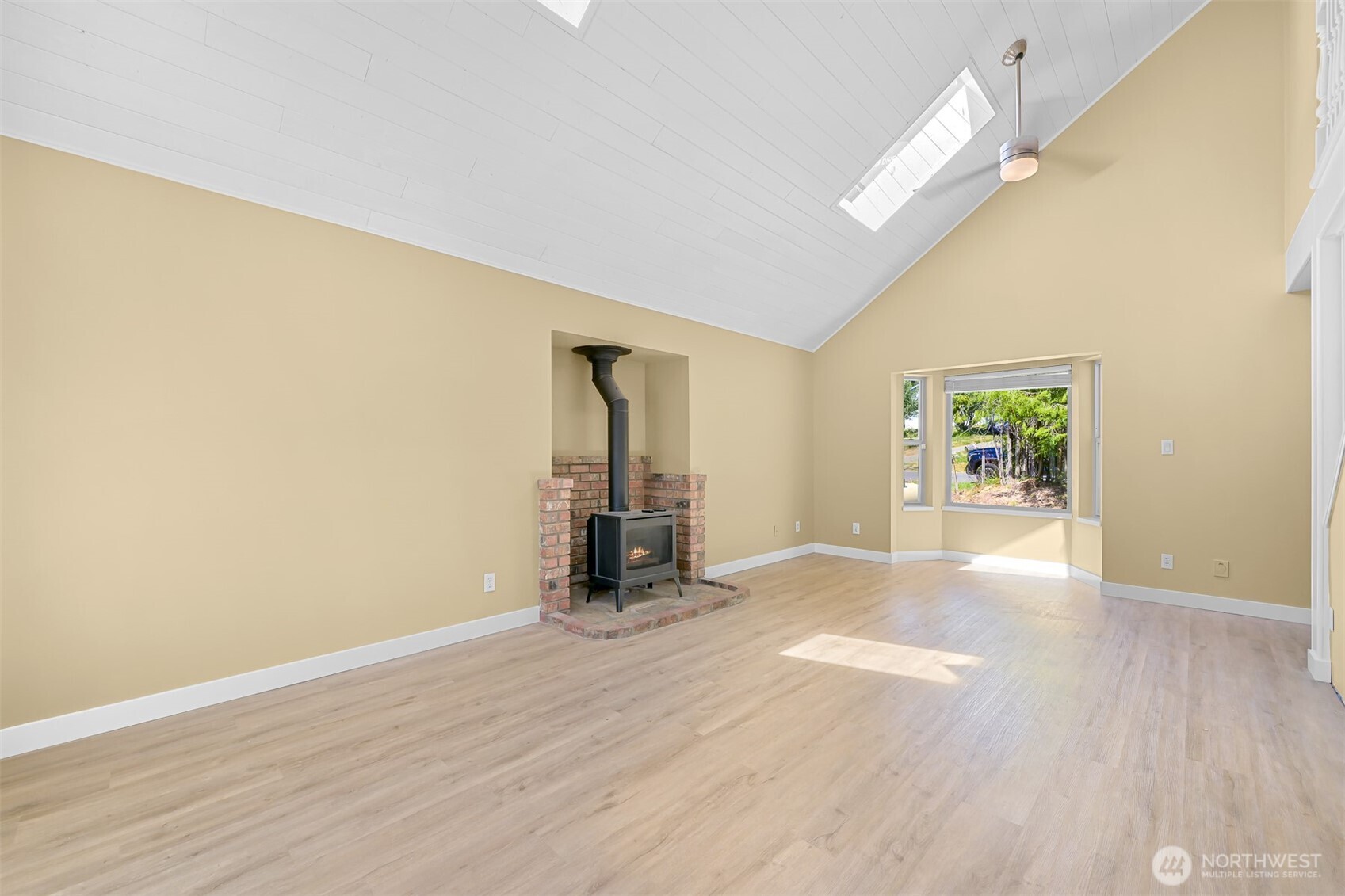 4482 Moresby Way