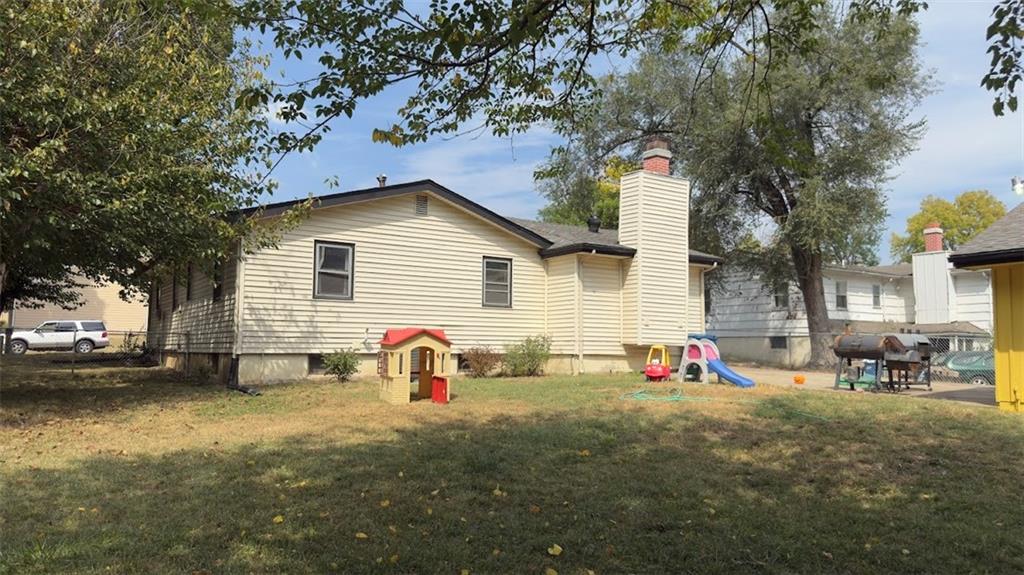 327 E Longfellow Street