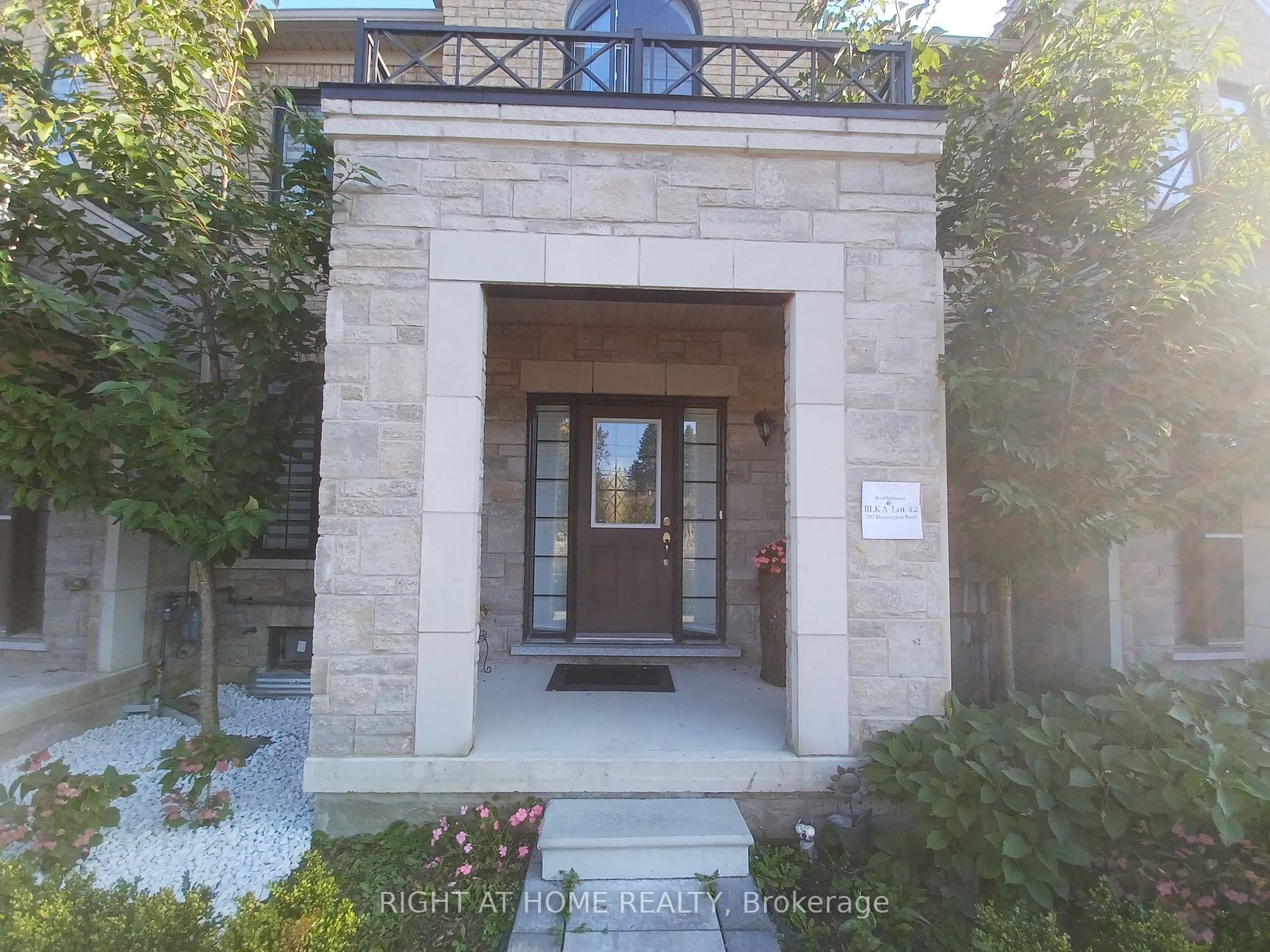 297 W Bloomington Rd