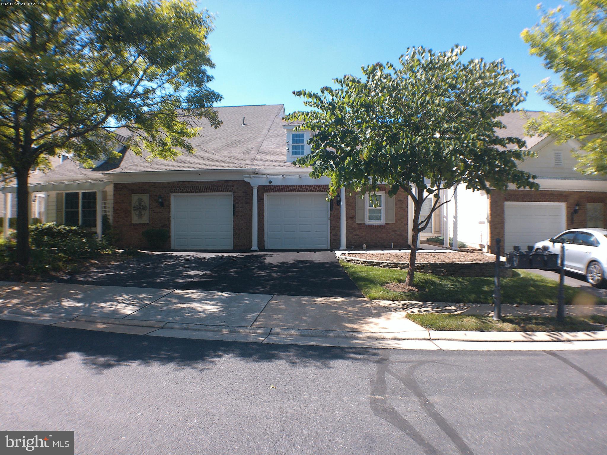 A CONCORD MODEL VILLA WITH A FINISHED LOFT, NEW ROOF, NEW HVAC SYSTEM , NEW WINDOWS, NEW STAINLESS STEEL APPLIANCES, THIS VILLA FEATURES UPGRADED APPLIANCES CARPET AND FRESH PAINT THIS IS A MUST SEE HOME IN POTOMAC GREE AN ACTIVE ADULT COMMUNITYTHIS VILLA HAS THREE BEDROOMS WITH THREE BATHS A CUST LARGE PATIO IS OFF THE SUNROOM