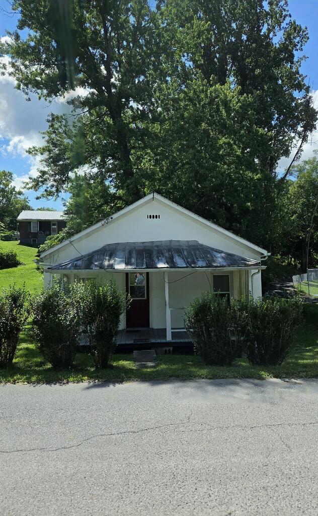 This property has plenty of potential and would make an excellent starter home or investment rental! Featuring 2 bedrooms and 1 bathroom, this home is conveniently located in town and offers easy access to local amenities. While it could use a little TLC, it presents a great opportunity to add your personal touch and build equity. Situated beside a newly built basketball and soccer recreational area, this home offers a convenient location for outdoor activities and community enjoyment. Don't miss the chance to make this affordable property your own!
