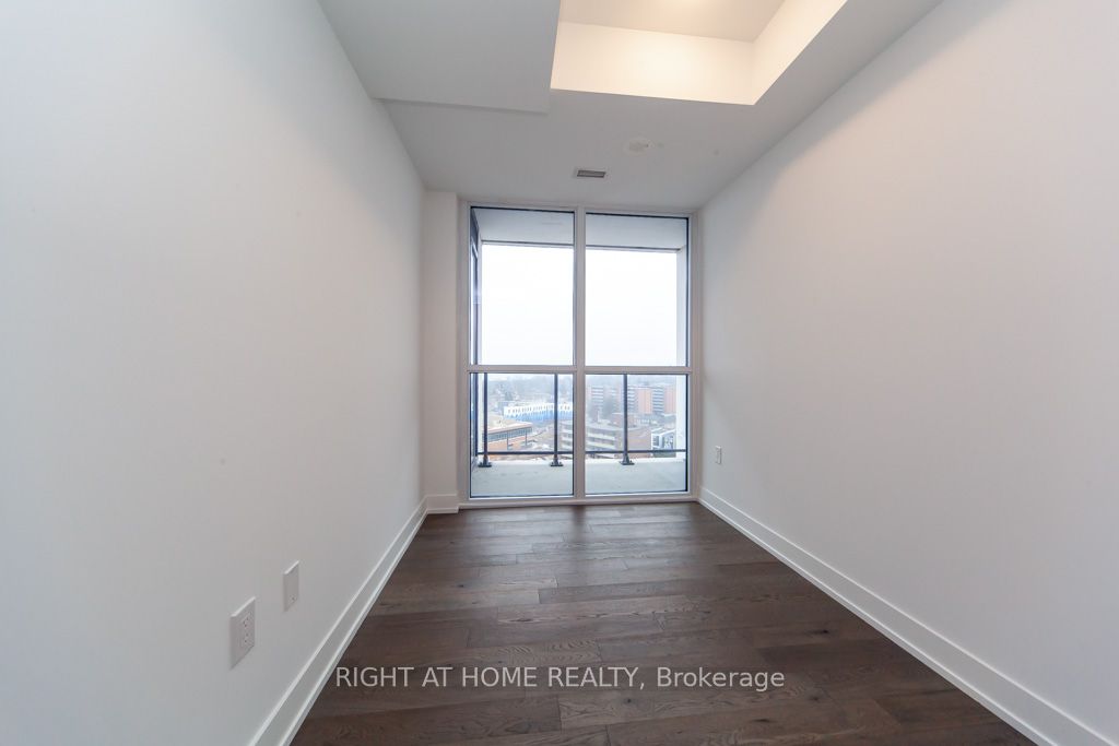 1063 Douglas Mccurdy Comm Circ 1206