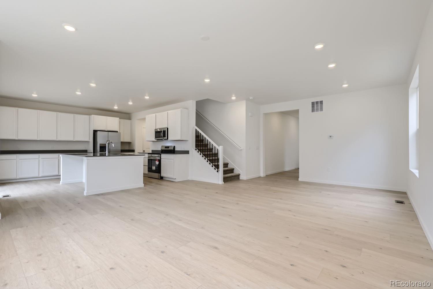 3914 N Picadilly Court