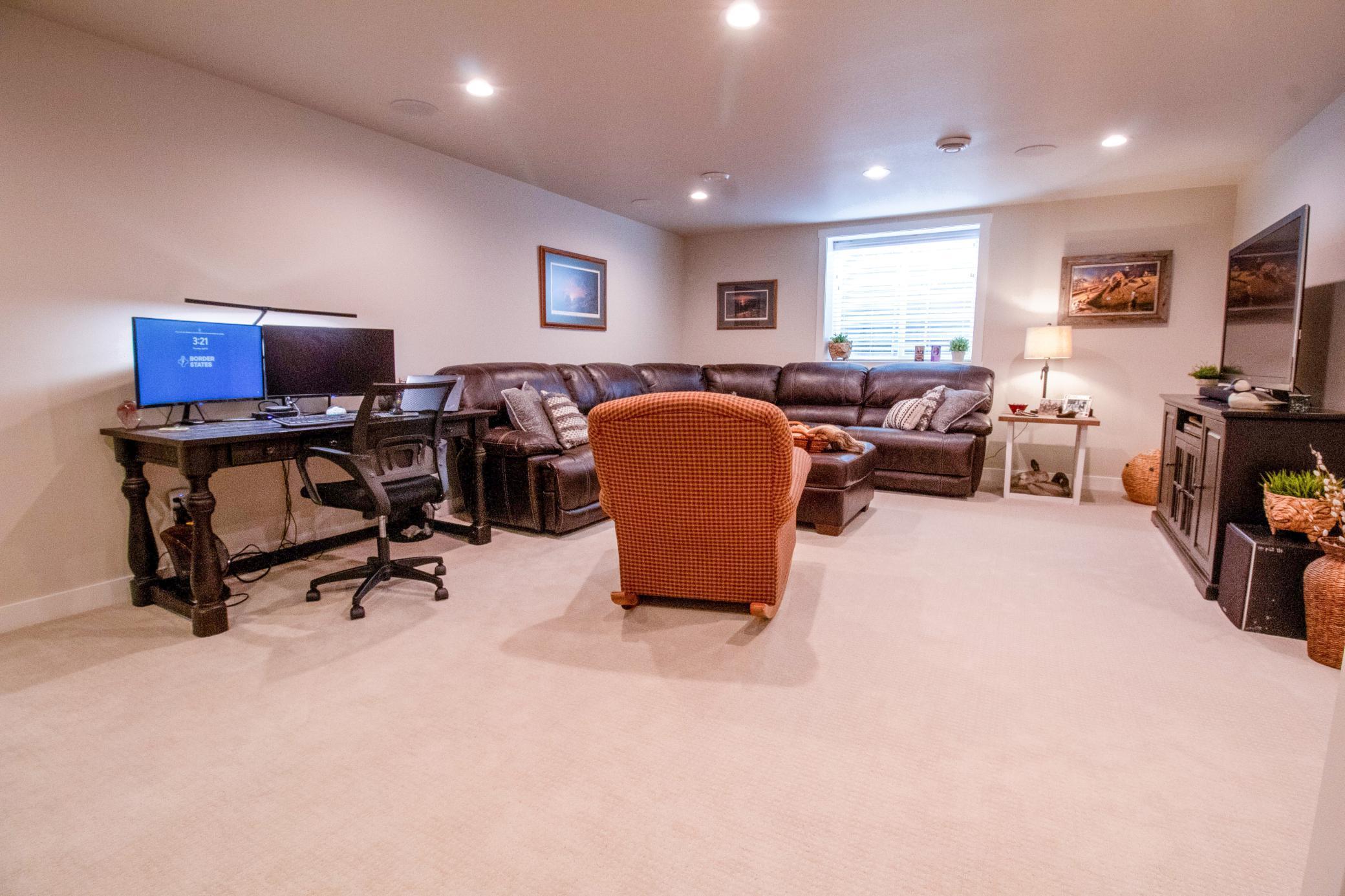 8825 Meadowlark Parkway