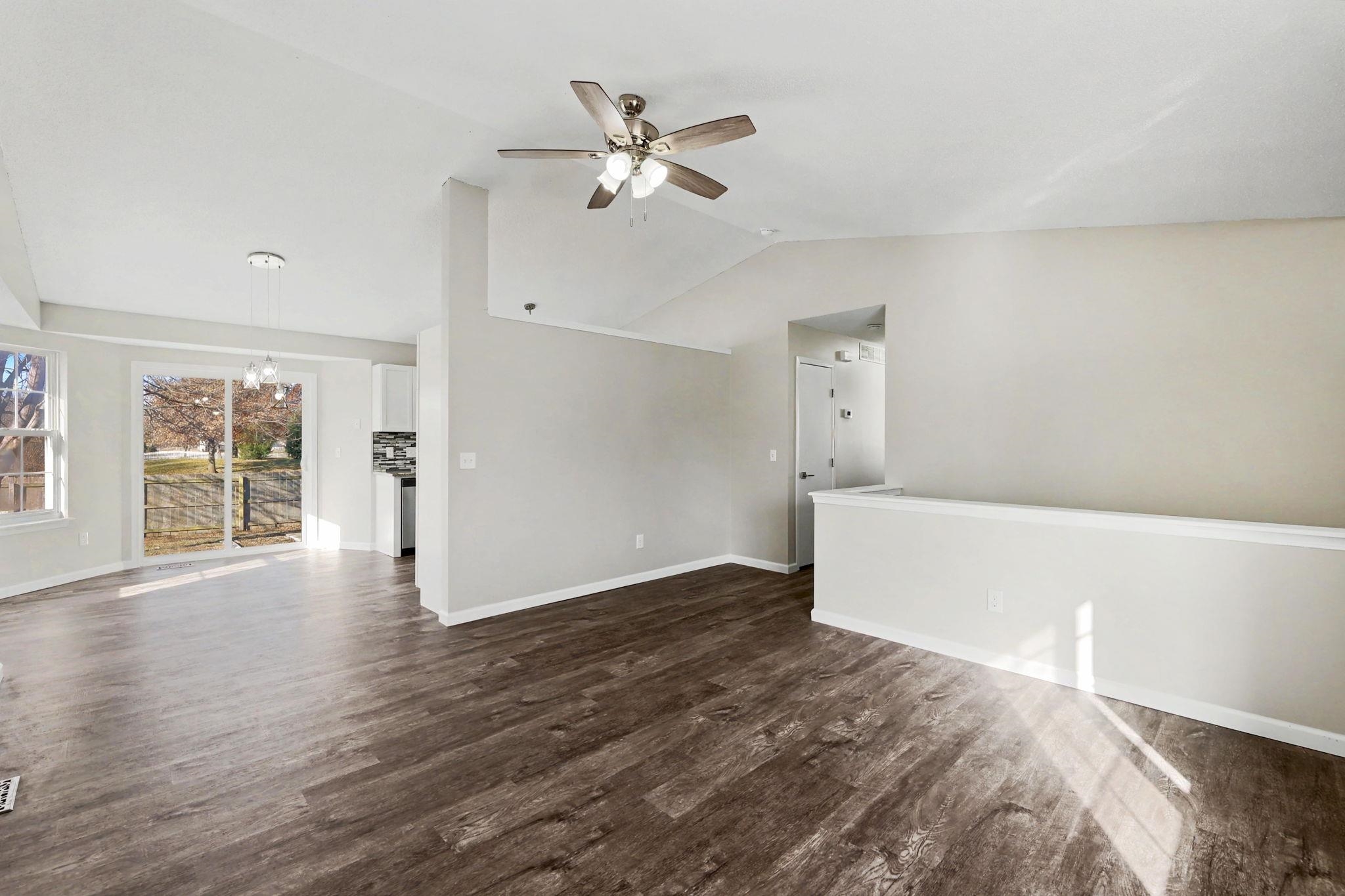 1813 N Pine Grove St