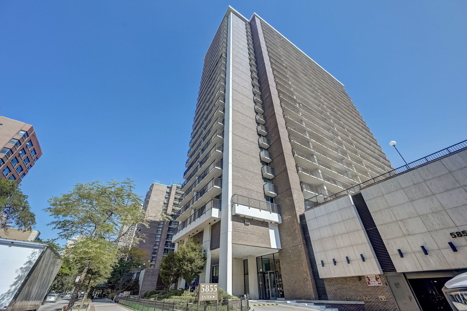5855 N Sheridan Chicago Condos For Sale