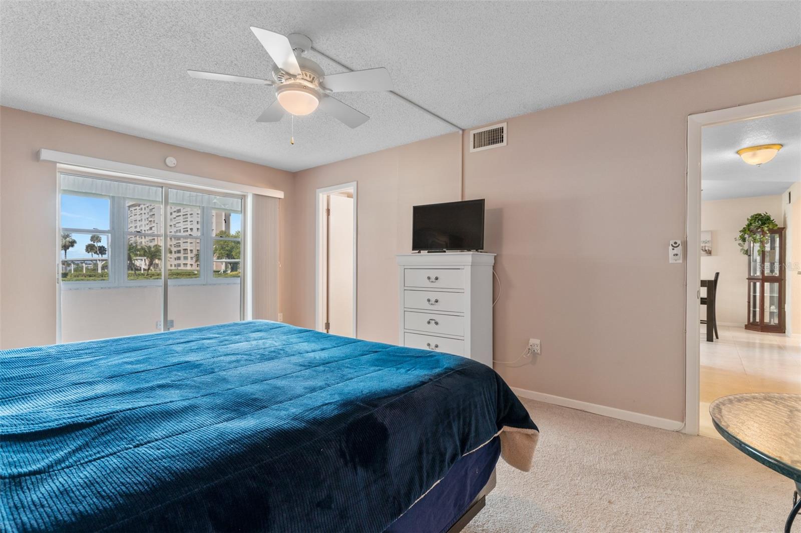 4575 Cove Circle 102