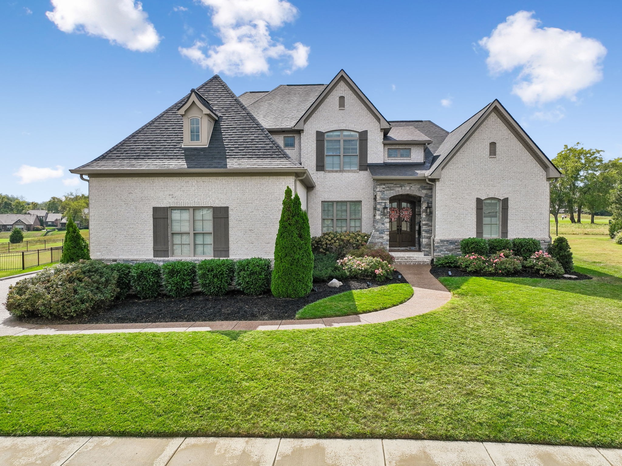 1504 Foxland Blvd
