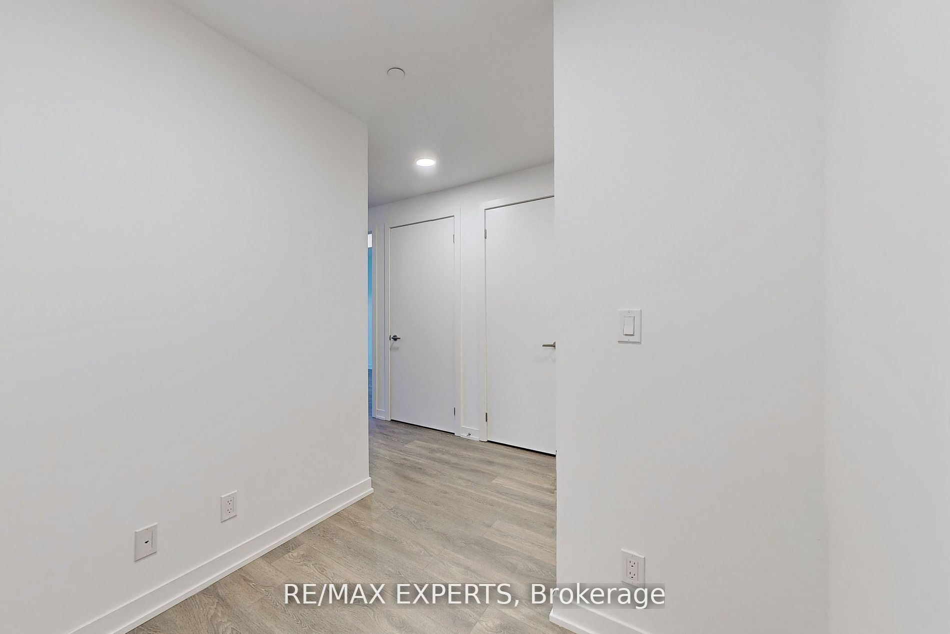 7950 Bathurst St B-808
