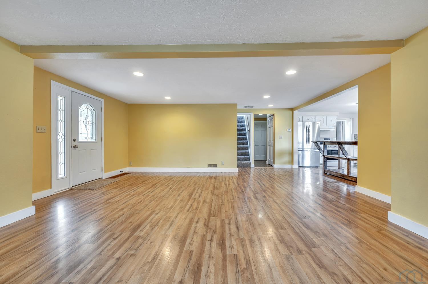 607 Albany Avenue Ne