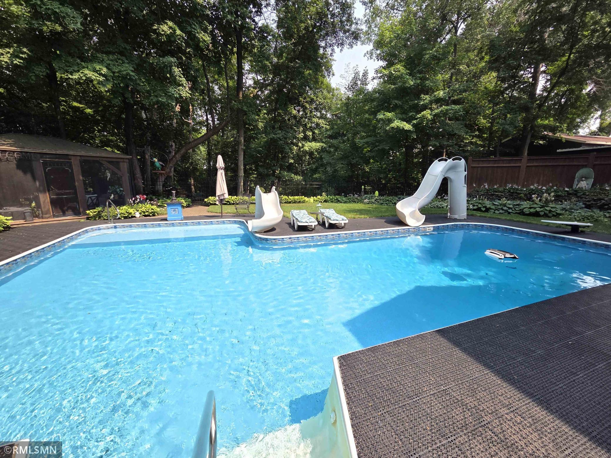 13060 Oakview Lane N