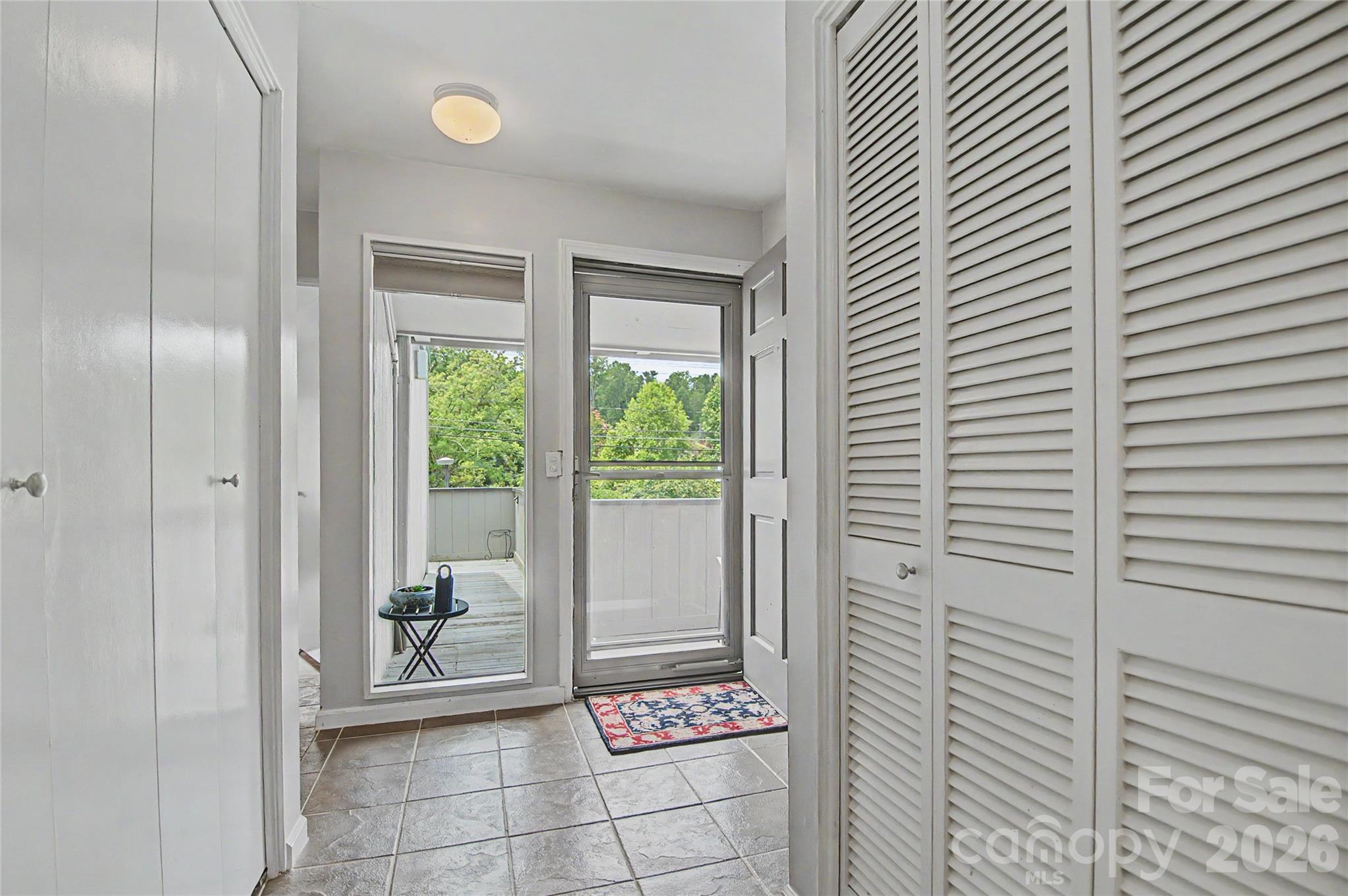 8 Lakemoor Lane 8
