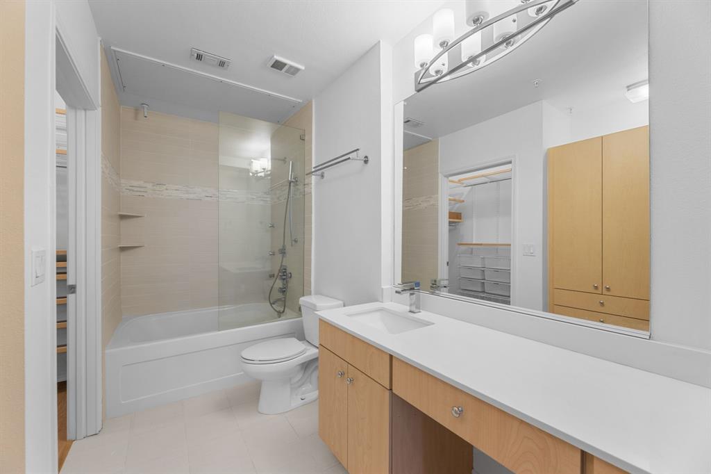 3225 Turtle Creek Boulevard 120