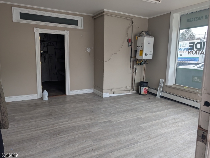812 S Main St Bay L