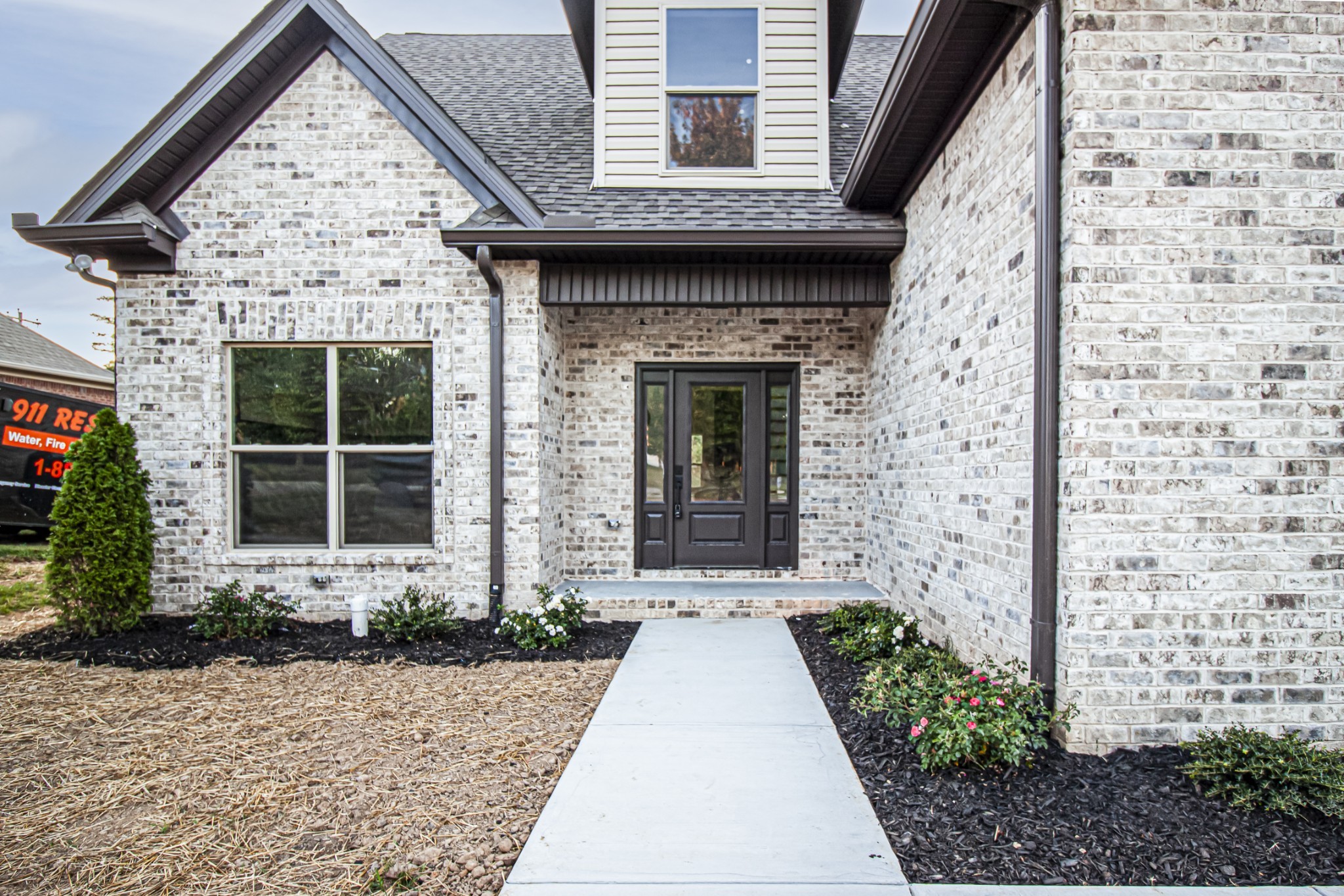 835 Lexington Cir — sold