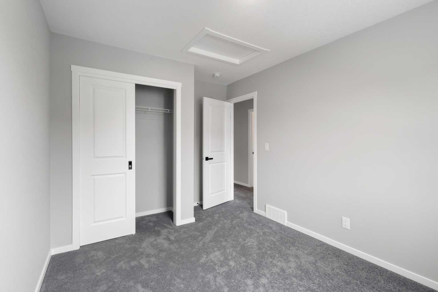 225 Yorkville Boulevard SW