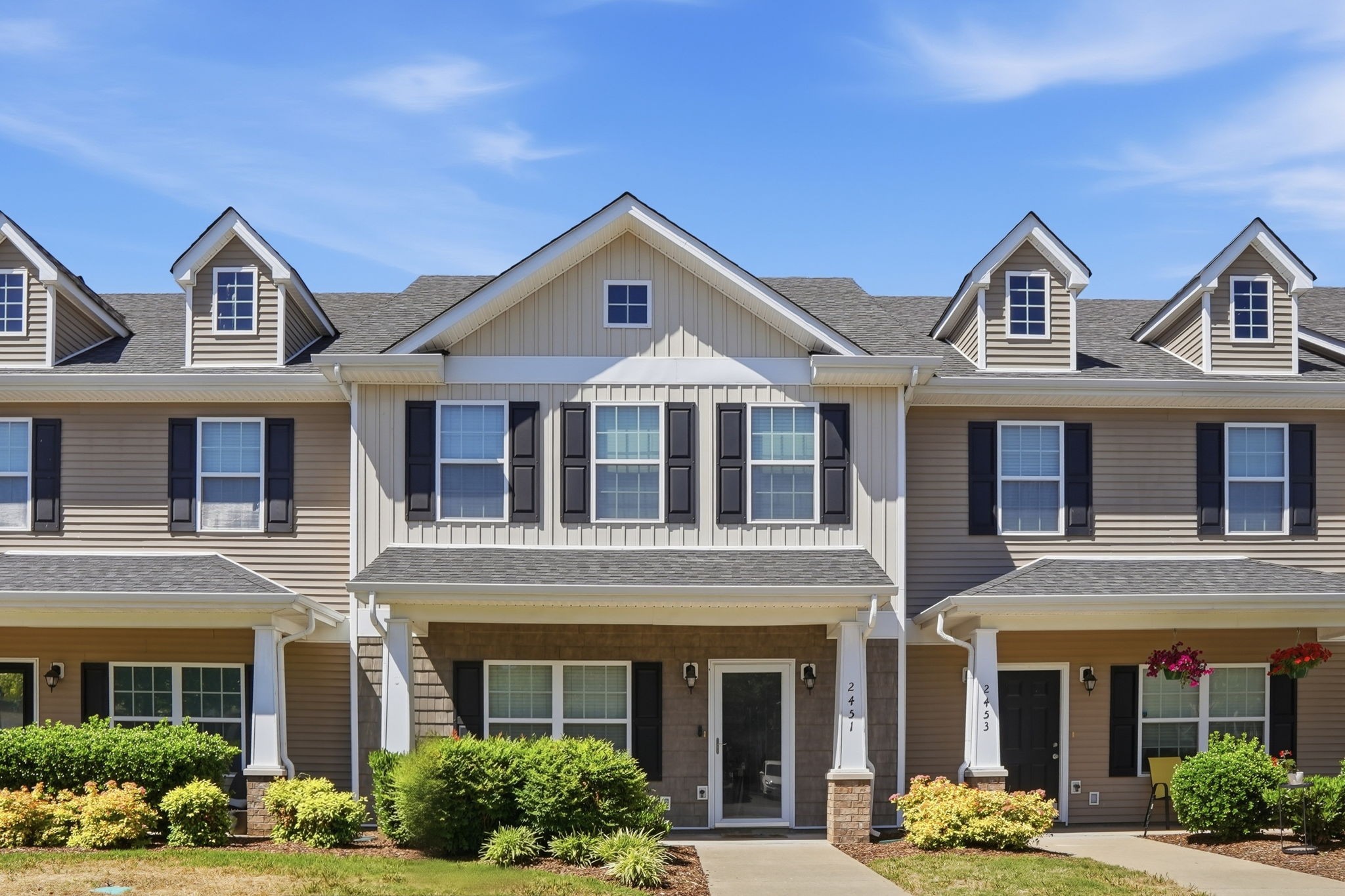 2451 New Holland Cir