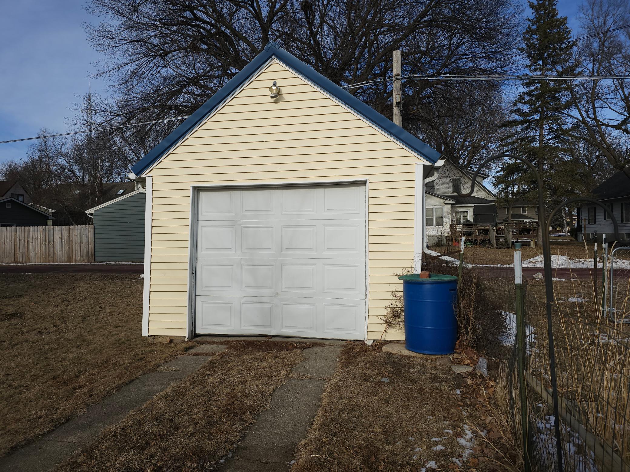 417 E 4th Street
