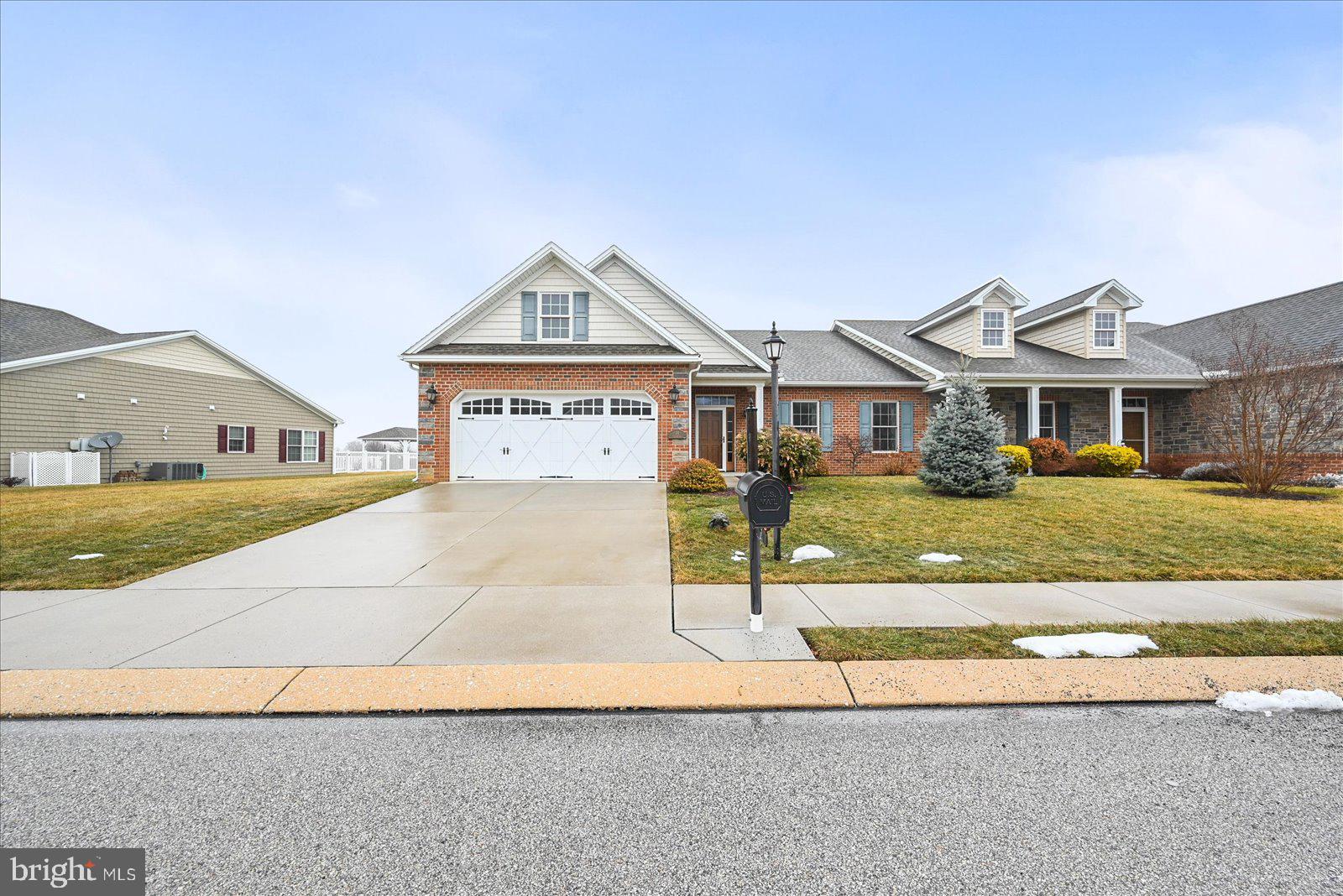 This 3-bedroom villa is officially on the market — and it’s the perfect blend of comfort, space, and low-maintenance living!✨ Open family room, kitchen with island & dining area✨ Primary suite with walk-in shower & walk-in closet✨ Flex room (office, gym, hobby, or storage)✨ Screened-in back porch for relaxing evenings✨ Corner lot✨ All appliances conveyHomes in this community don’t last — schedule your showing before it’s gone!