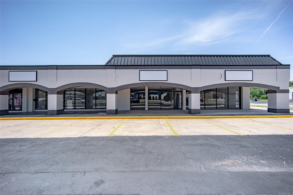 Suite 1042 at 1010–1050 N Flood Ave in Norman offers 2,496 SF of clean, open space that has been recently whiteboxed, making it ready for a wide range of tenant buildouts. The suite includes one restroom and features a flexible layout suitable for retail, office, medical, or service-based businesses. Located in a newly revitalized shopping center under new ownership, this C-2 zoned property is just 2 miles from I-35 with strong visibility and exposure to 4,394 households within a one-mile radius. The center offers ample parking and storefront signage, creating an excellent opportunity to establish or expand your business in a high-traffic Norman corridor.