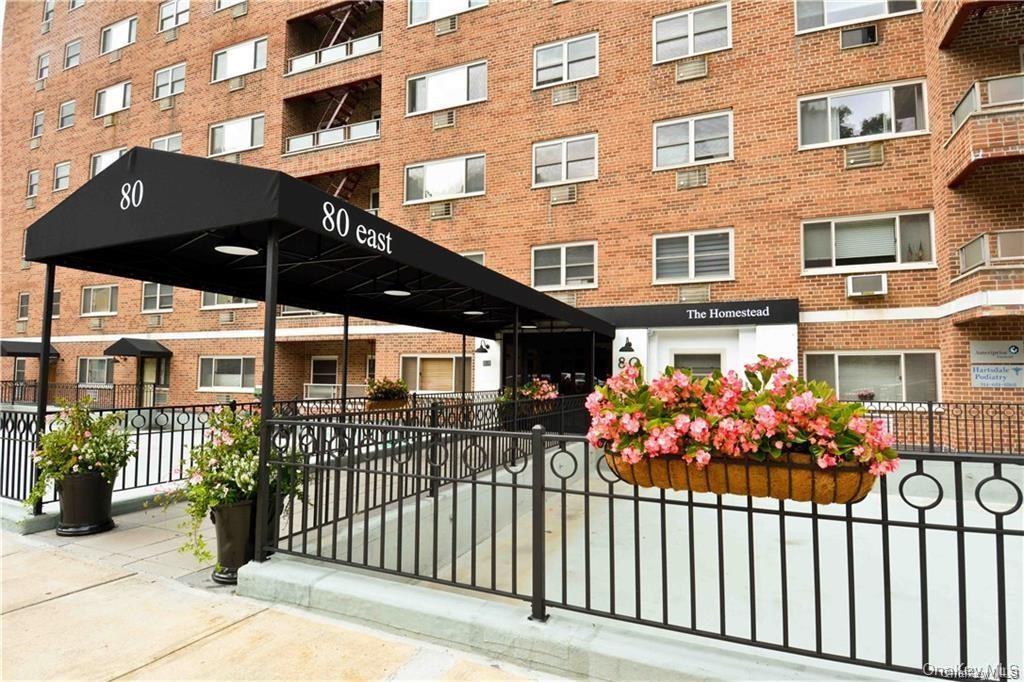 Commuter's dream! 1,200 square foot corner apartment with golf course views. The entry foyer takes you directly into the spacious living room, kitchen and dining room. Glass doors lead out to the private terrace where you can enjoy your morning coffee or unwind with a glass of wine while watching deer graze along the creek. Two full bedrooms, flow-through galley kitchen with stone counter tops, backsplash and stainless steel appliances, and bathroom with double sinks. Abundant closet space in nearly every room. The building has laundry on every floor, two elevators and is cat friendly. Covered parking available. Quick walk to the Bee Line bus, Metro North (NYC in under 30 – a commuter’s dream!) and all the bustling new restaurants and shops in Hartsdale Village.