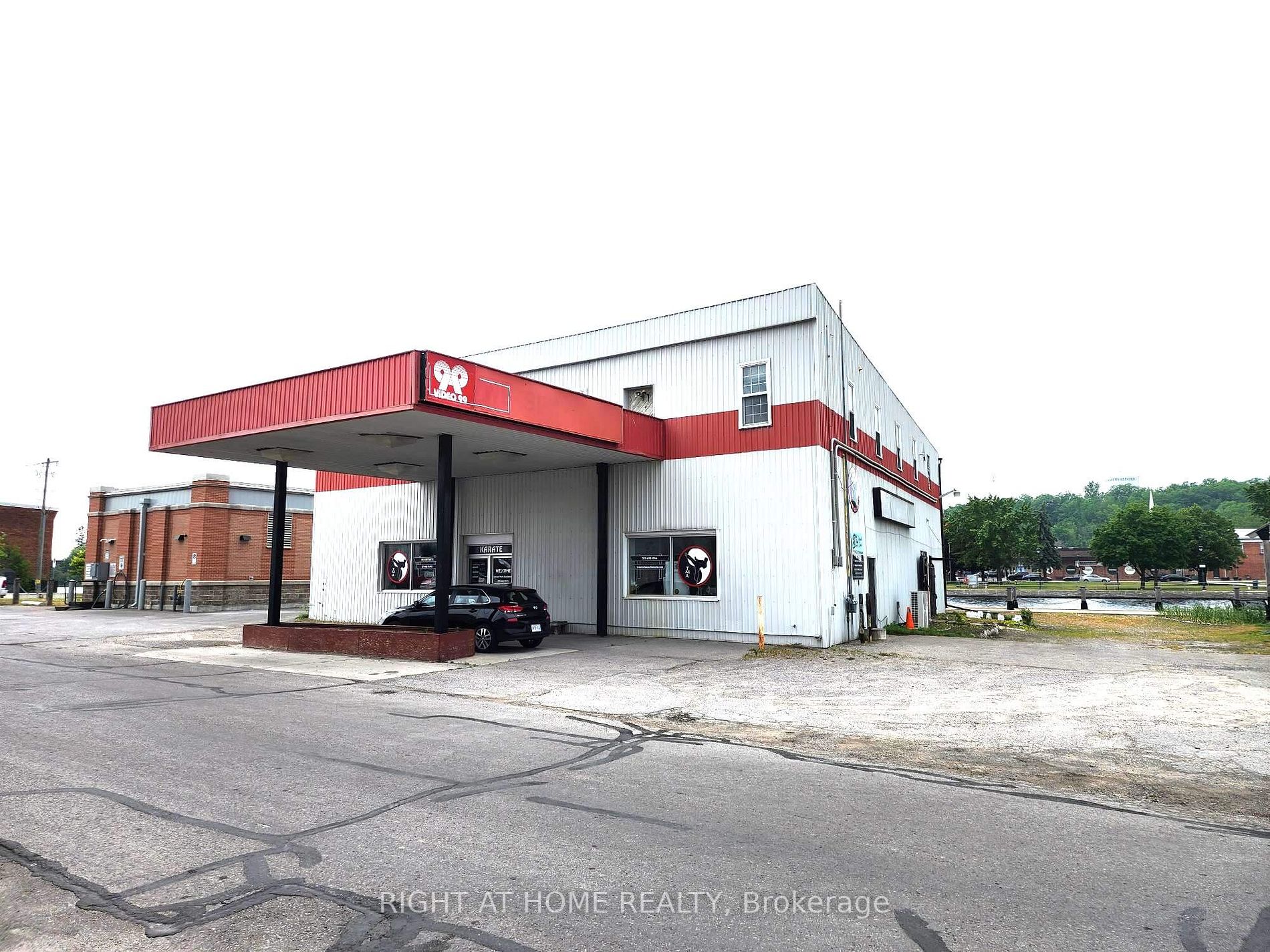 36 Saskatoon Ave