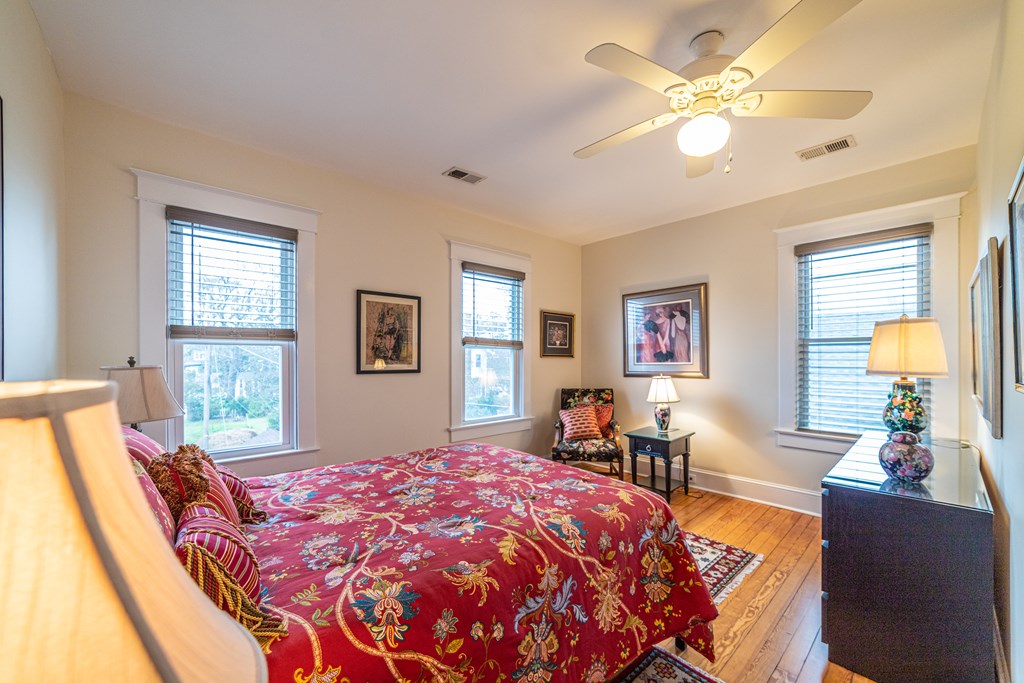 106 Bay Ave 15