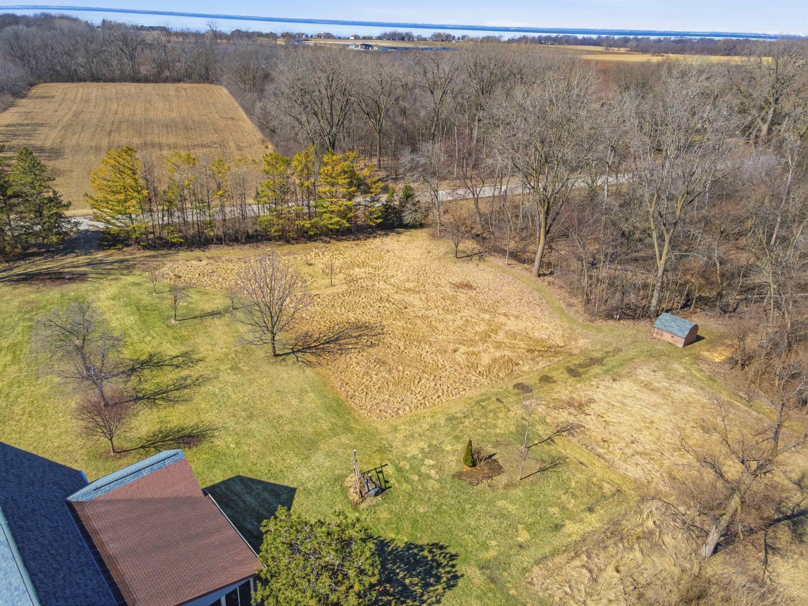 N4640 Lakeshore Drive