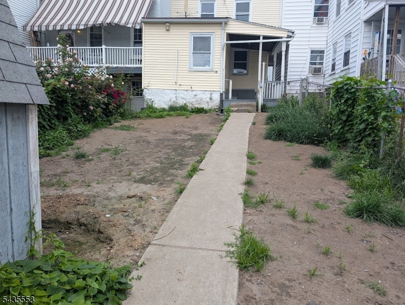 10 Randall St