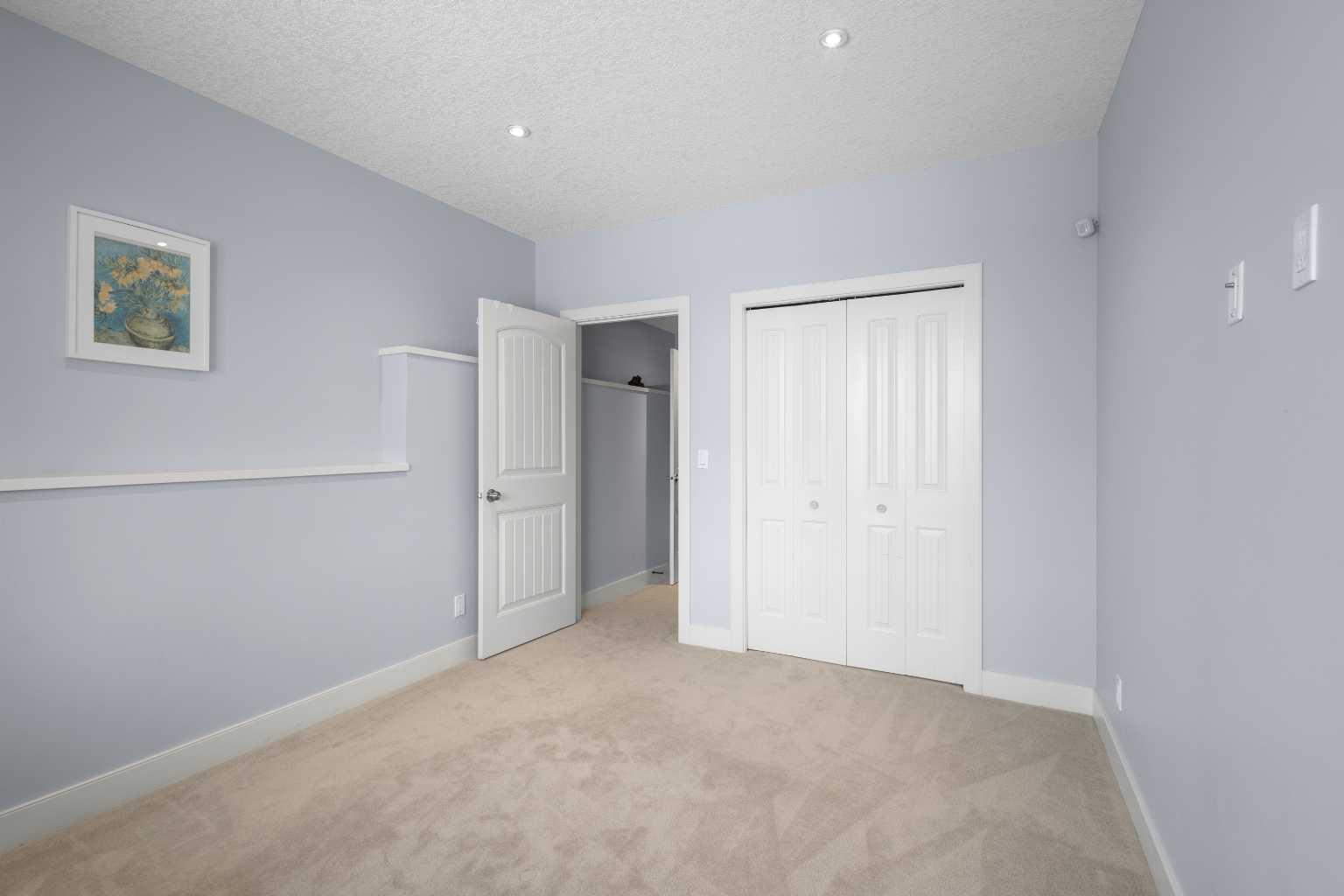 86 Royal Ridge Mount NW