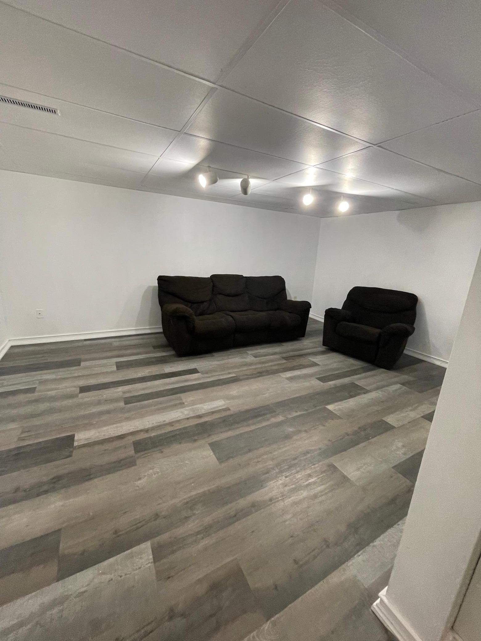 824 Park Street W