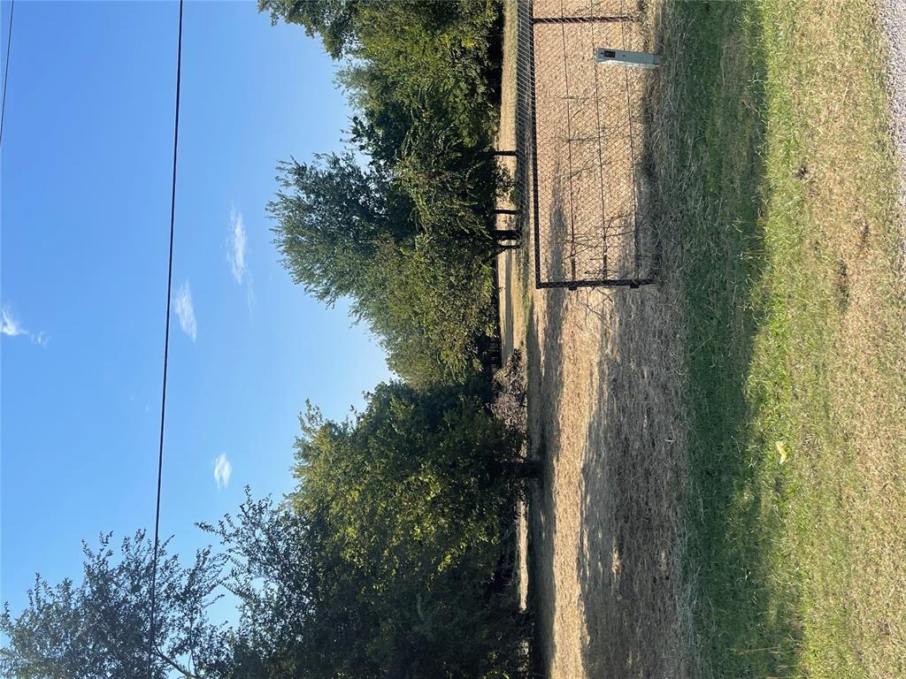 Prime Residential Lot in a Desirable Location!Fantastic .57-acre lot, ideally situated between Edmond and downtown Oklahoma City, offering the perfect balance of suburban tranquility and urban convenience. This spacious property boasts easy access to the Broadway Extension, making commuting a breeze. Whether you’re building your dream home or looking for a fantastic investment opportunity, this lot is centrally located to all the amenities, shops, and restaurants that OKC and Edmond have to offer.