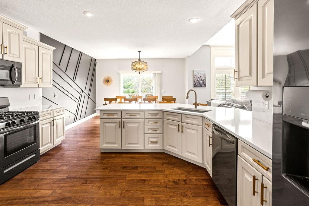 9709 N Farley Avenue