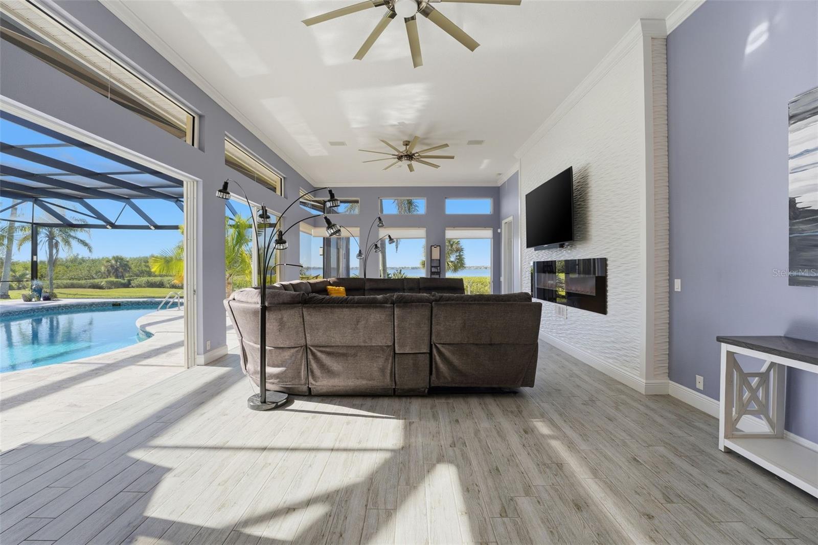 3121 Rivershore Lane