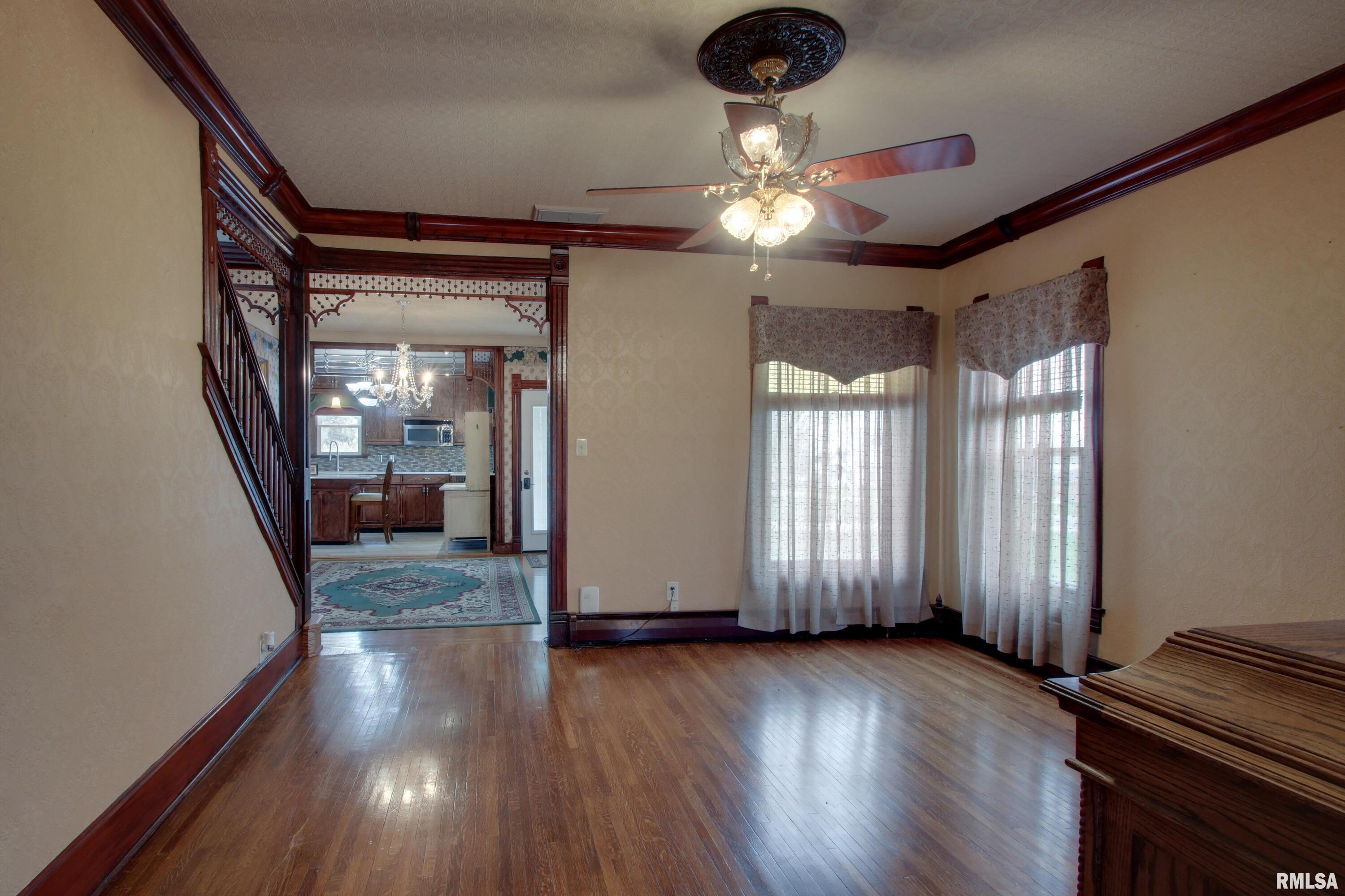 309 W Edwards Street