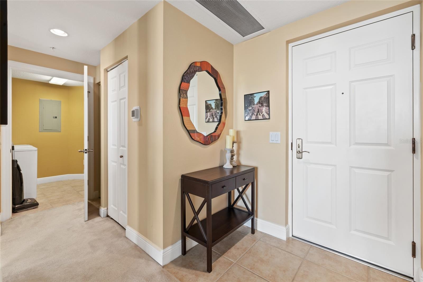 800 N Tamiami Trail 611