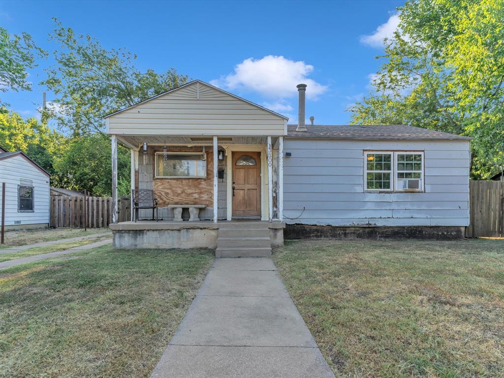 Investor Special in the Heart of Downtown Fort Worth!
This 2-bedroom, 1-bath home is full of potential and ready for the right buyer to bring it to life. Located just minutes from major highways and all the amenities of downtown Fort Worth, this property is a rare find for investors or first-time homebuyers looking for a project with upside. The detached garage has been taken down to the studs, offering a blank canvas for your next renovation or conversion—perfect for adding a guest suite, income-producing unit, or workspace. With solid bones and a desirable location, this property is ideal for a value-add opportunity. Cash or conventional financing only. Don’t miss this chance to invest in one of Fort Worth’s most accessible and growing areas. Schedule your showing today!