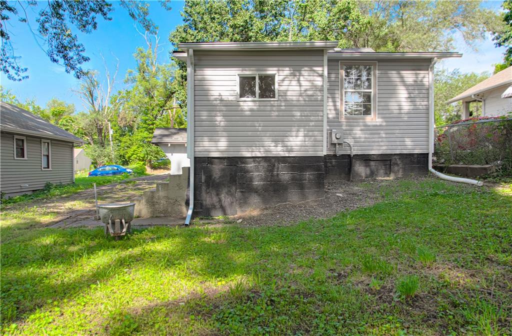 107 N Ditzler Avenue