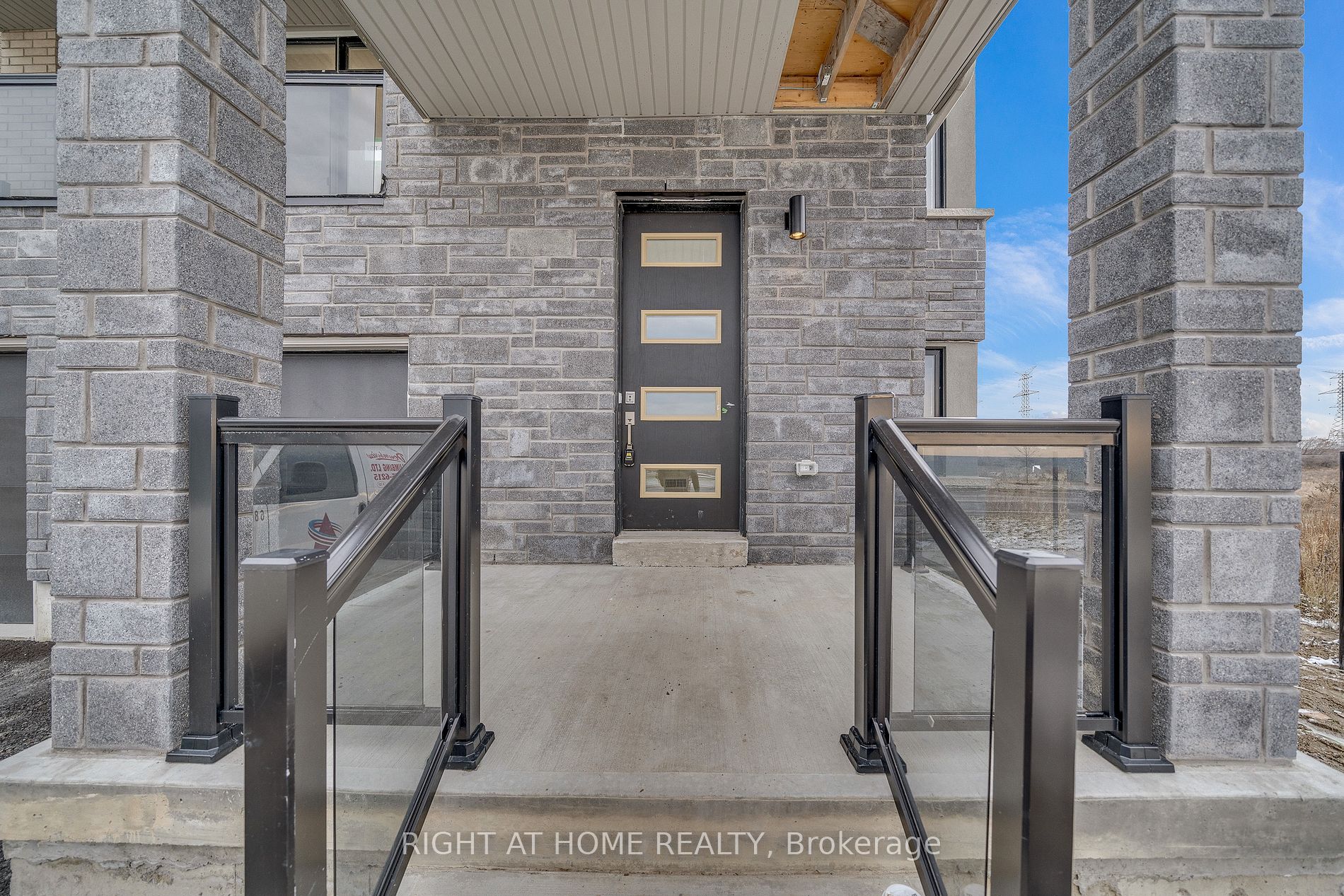 275 Port Darlington Rd