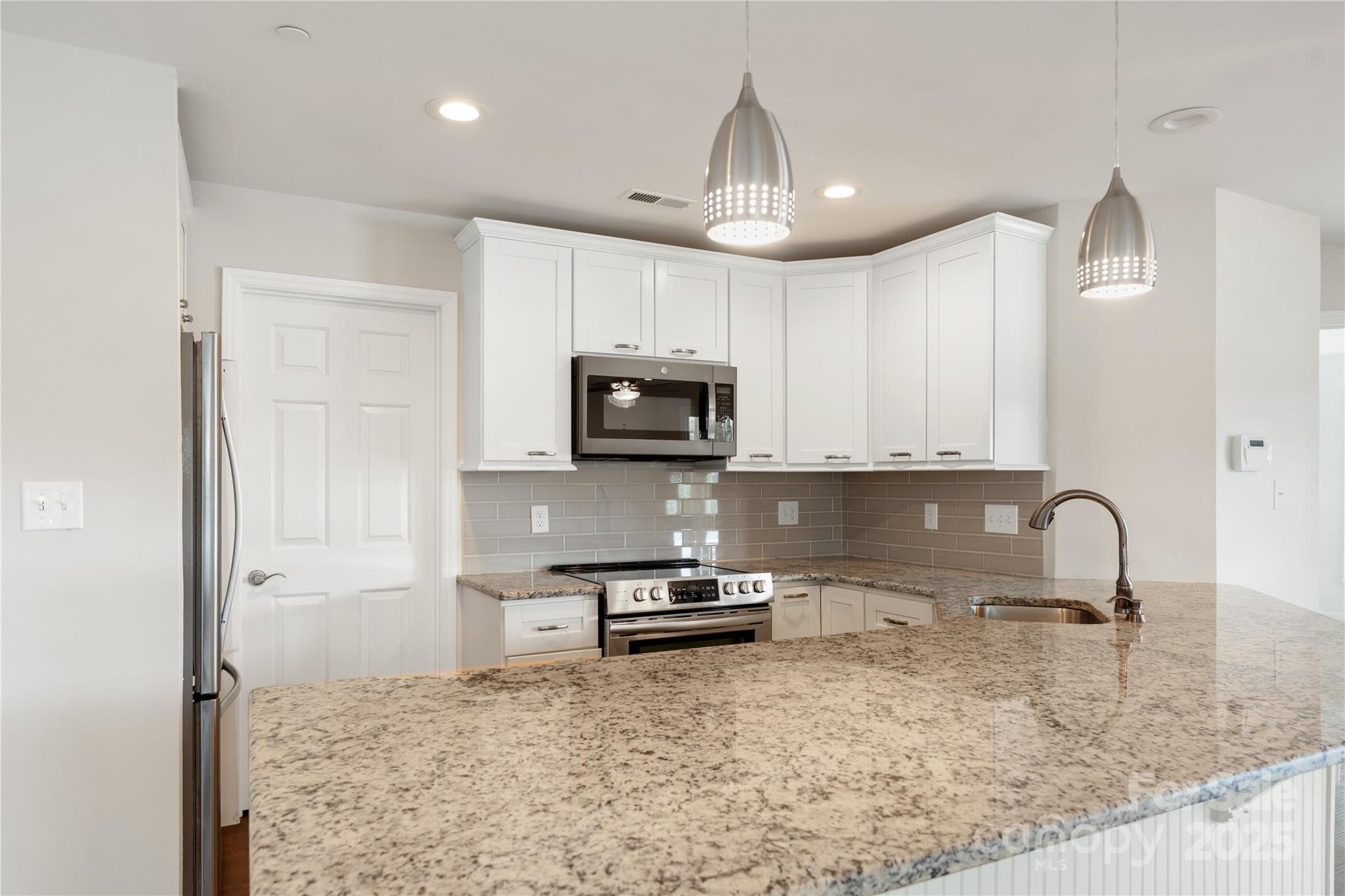 18647 Vineyard Point Lane