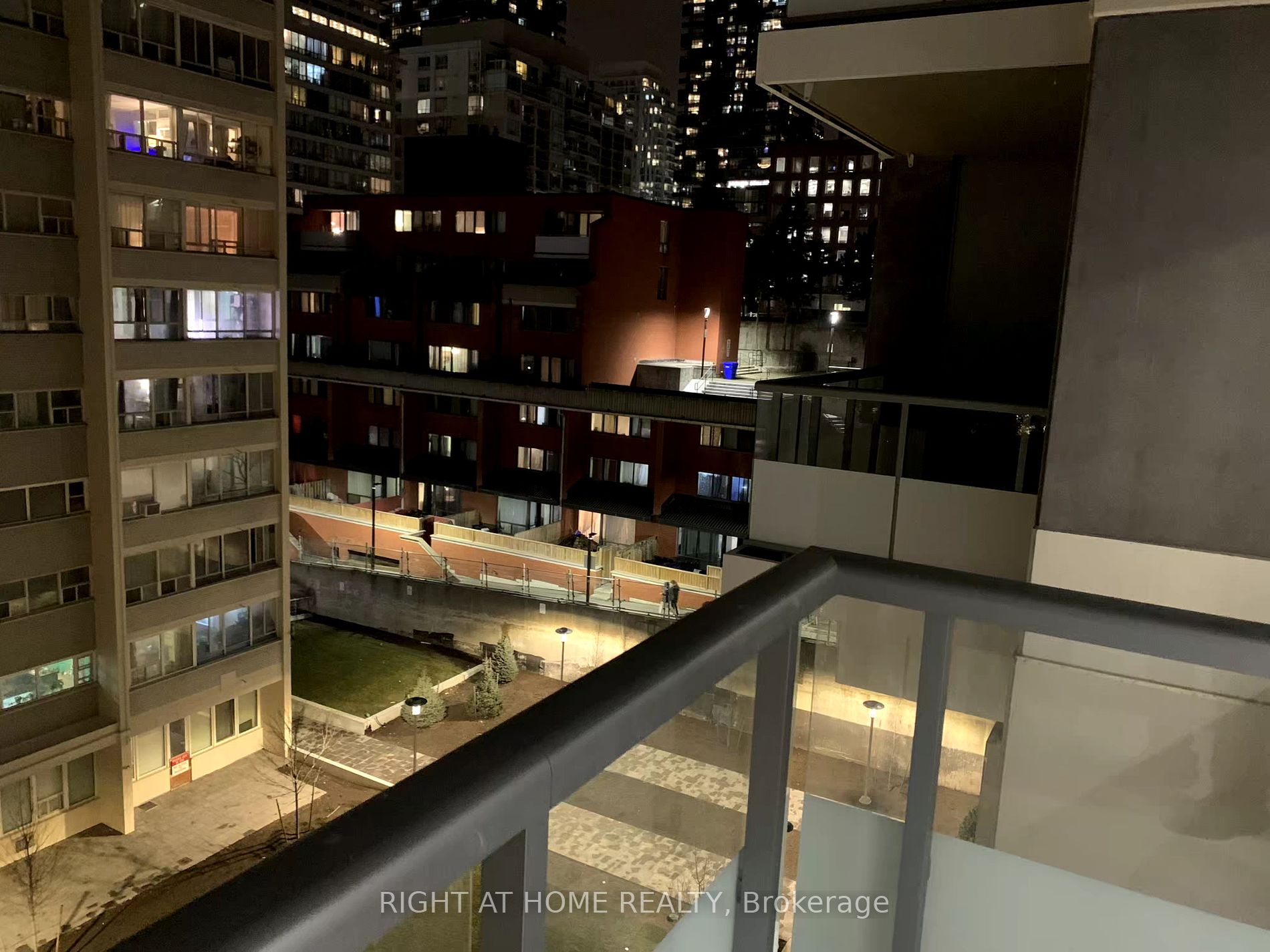 50 Dunfield Ave 515