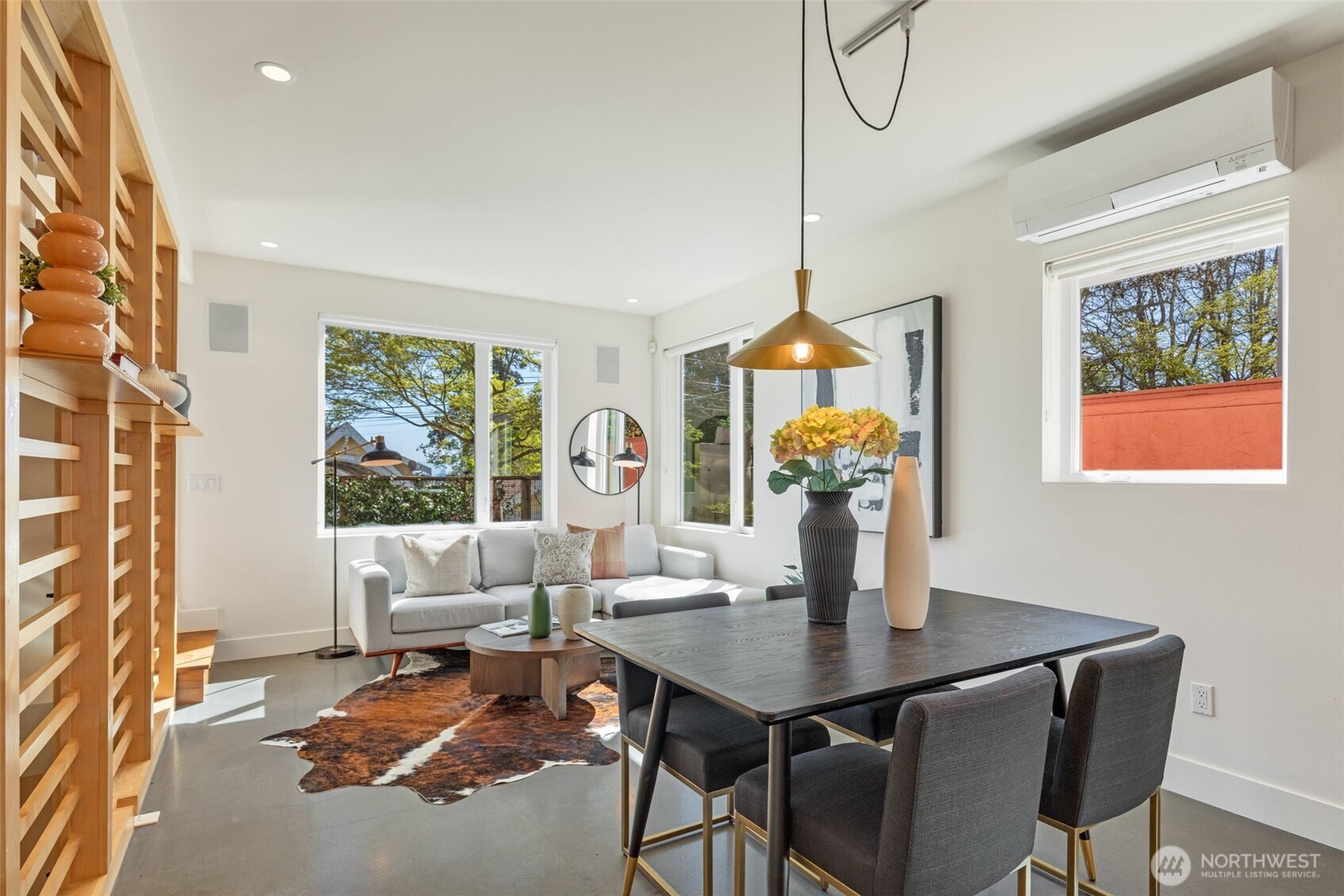 1529 Grandview Place E