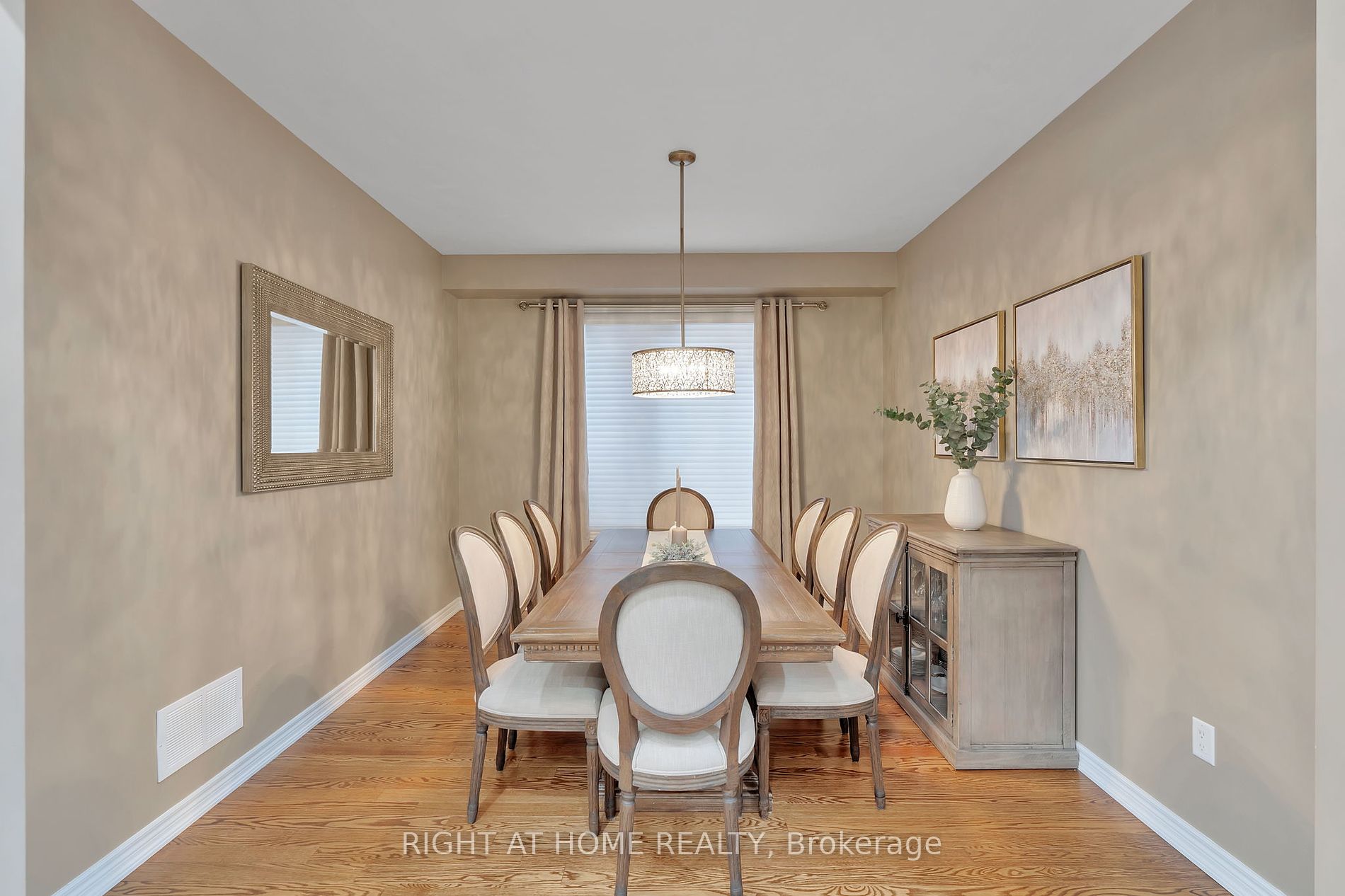 20 Mansard Dr