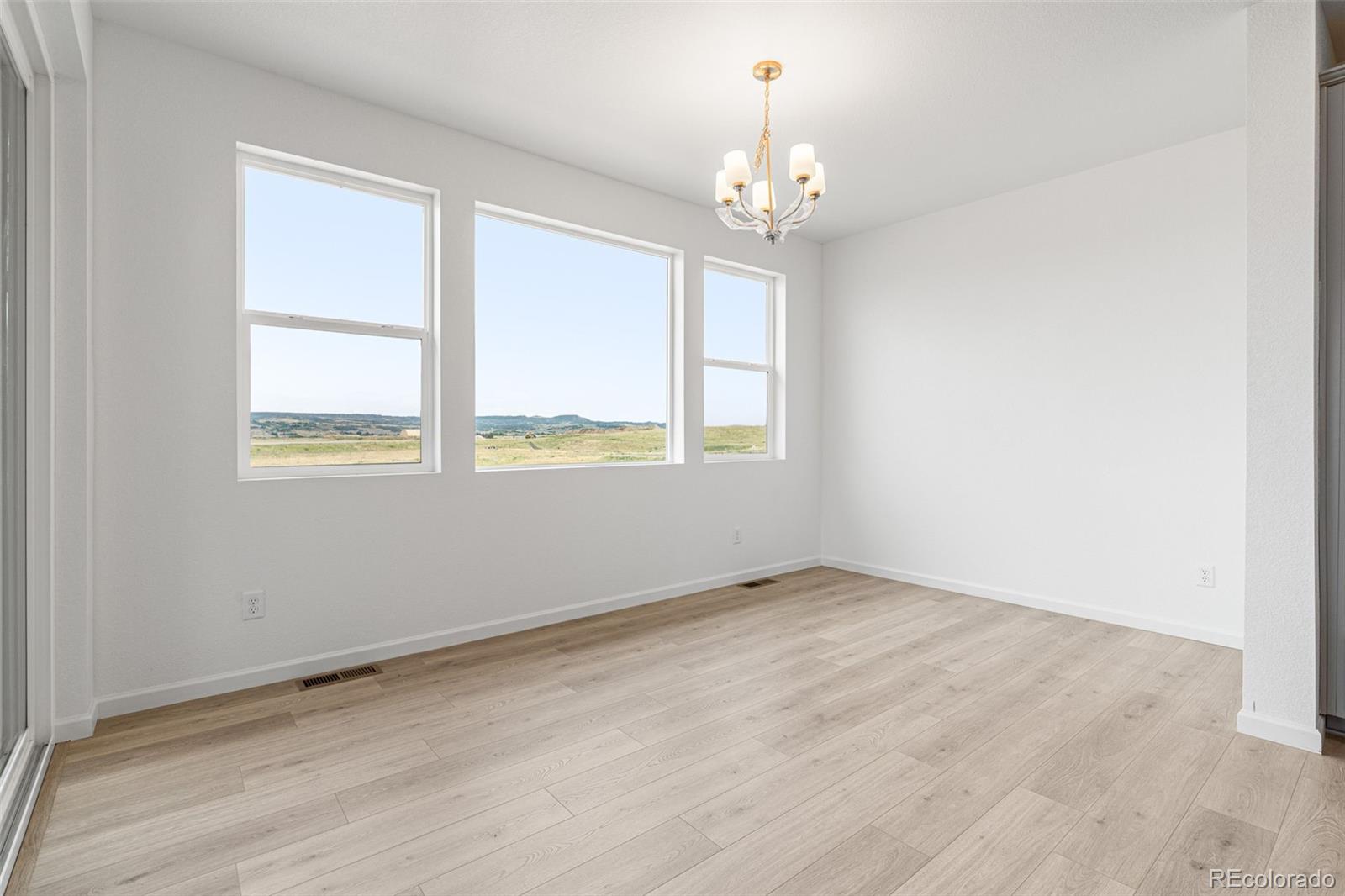 8852 Whiteclover Street