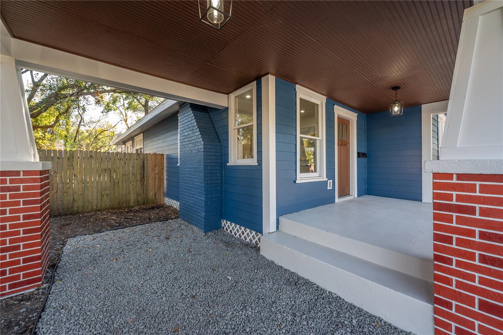 409 E Adalee Street