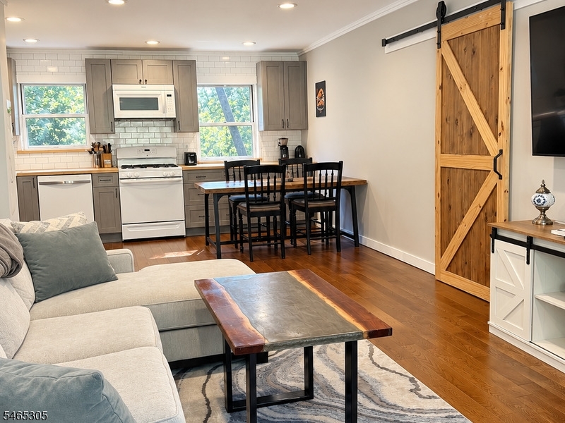 90 Mount Kemble Ave Unit 1 1 — photo 4 of 12
